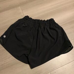 Lulu lemon black hottie hot shorts (size 2)